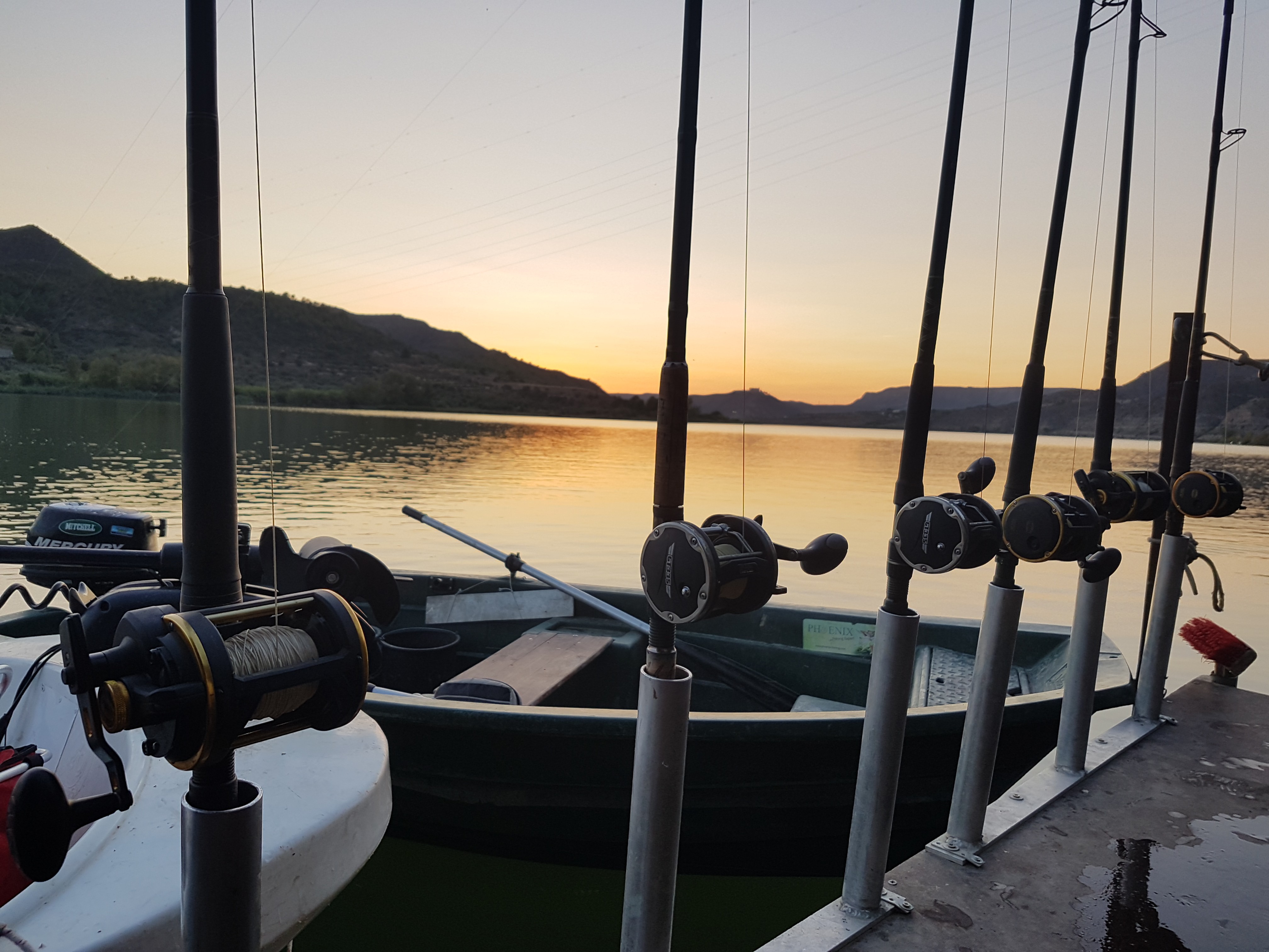 Pêche en Espagne sur Ponton Flottant Méquinenza